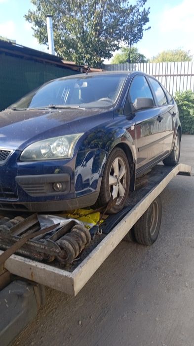 Platforma Tractări auto, București, România ti și Tara