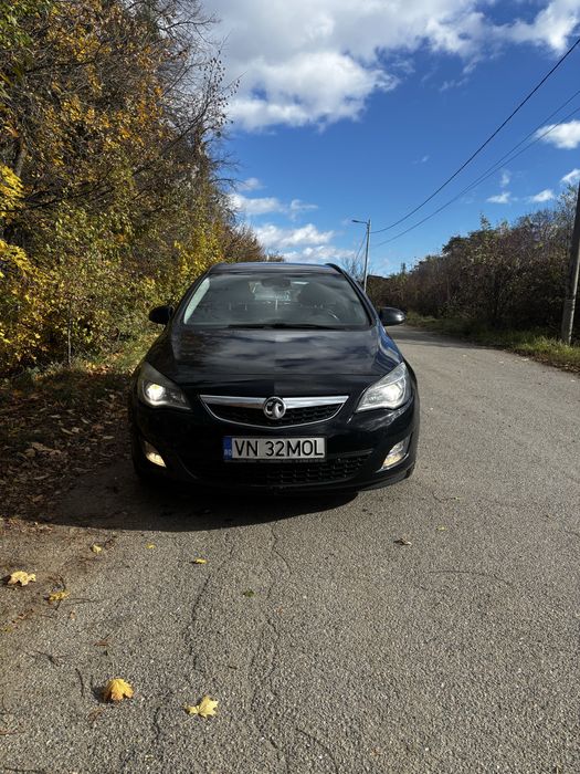 Opel Astra J 2011 1.7D manual