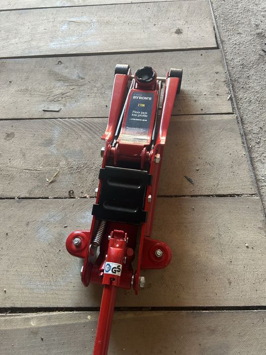 Vand circ crocodil hidraulic Byron’s tools