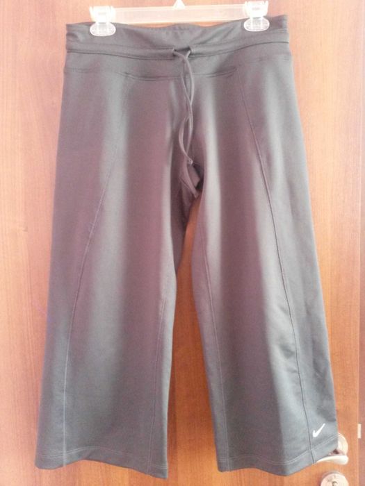 Дамски спортен панталон Nike нов