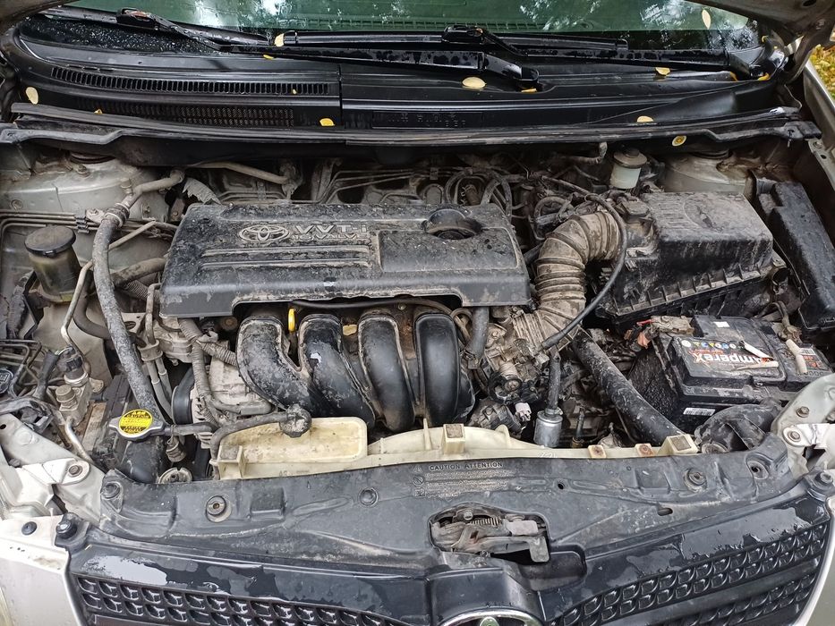 Продавам Тойота Корола Версо.