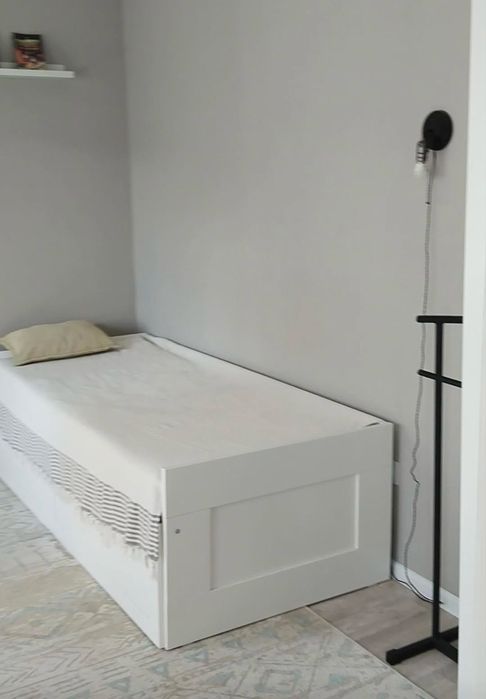 продам 2-спальн. кровать c МАТРАСАМИ IKEA BRIMNES, 80*200 см (160*200)