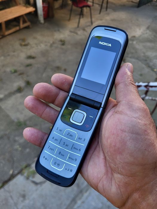 Nokia 2720-a2 Flip