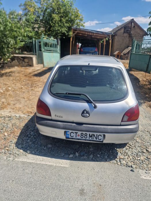 Ford fiesta 1,3 benzina