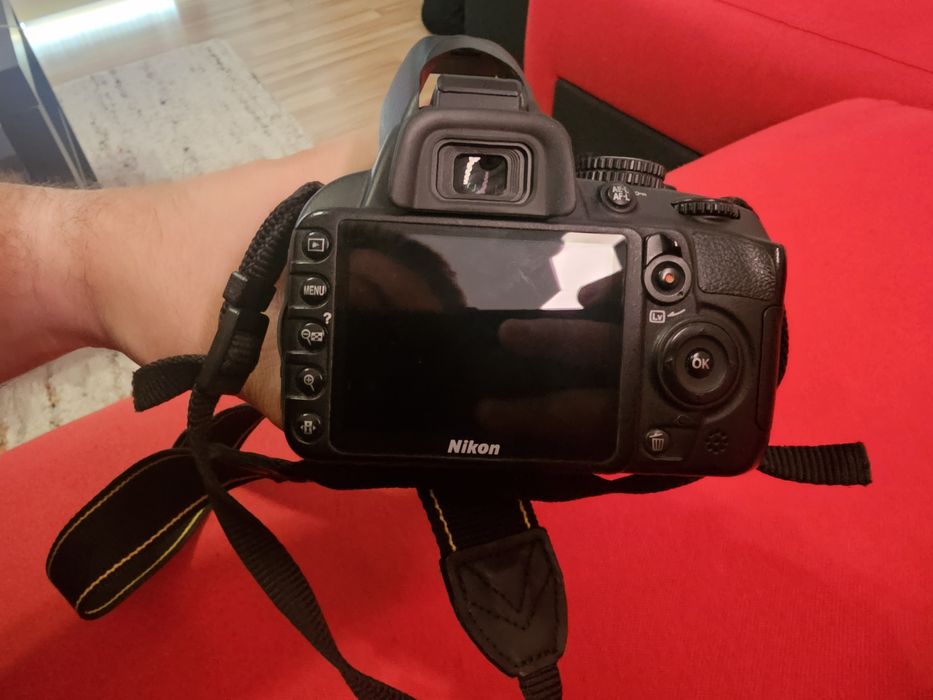 Nikon D3100 + 18-55mm