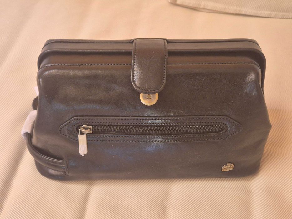 Geantă cosmetică Wittchen barbati pliabilă, din piele, hand made, maro