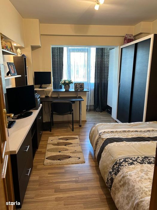 Apartament 3 camere Exercitiu/Craiovei, decomandat, fond anii '80