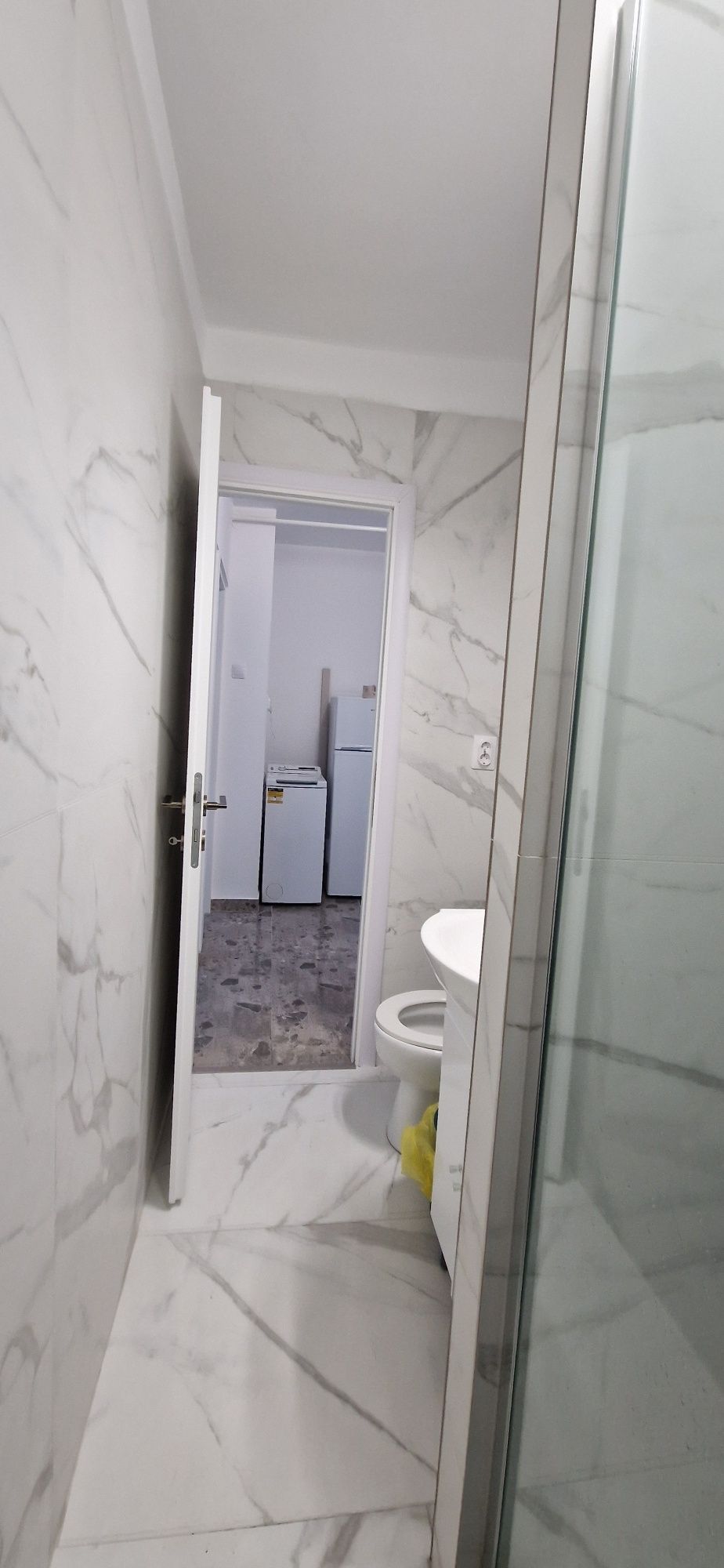 Regim hotelier, zona Tudor, strada Livezeni,lângă Lidl și Kaufland,LUX