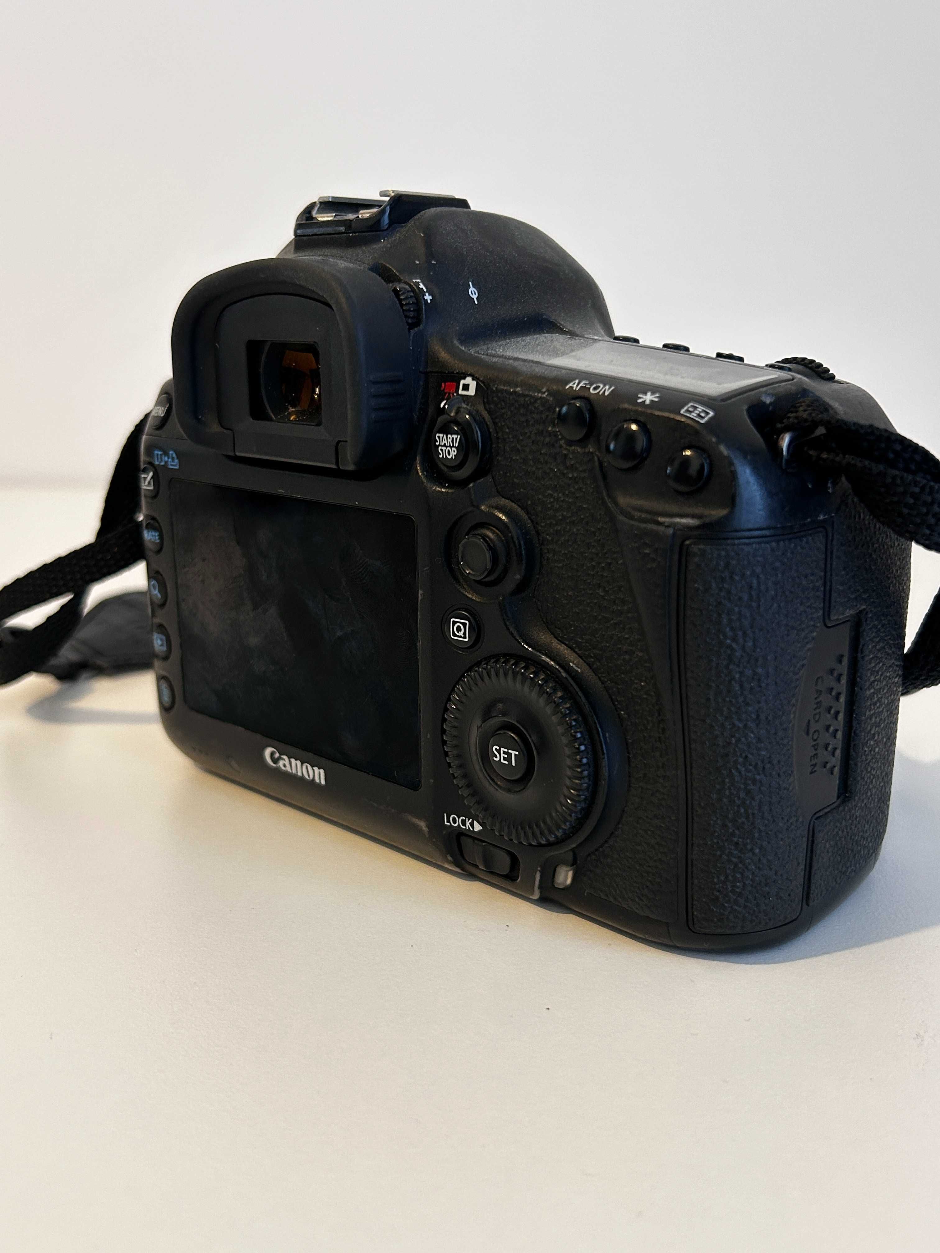 2 x Canon EOS 5D Mark III Full Frame DSLR