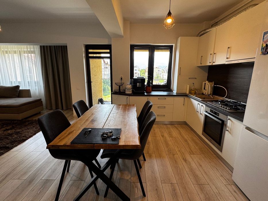 Apart 3 cam,vedere spre Tâmpa & Poiana Brașov-Proprietar,1 loc parcare