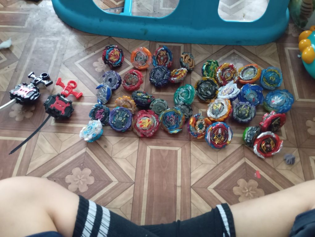 Бейблейд Б/У продам