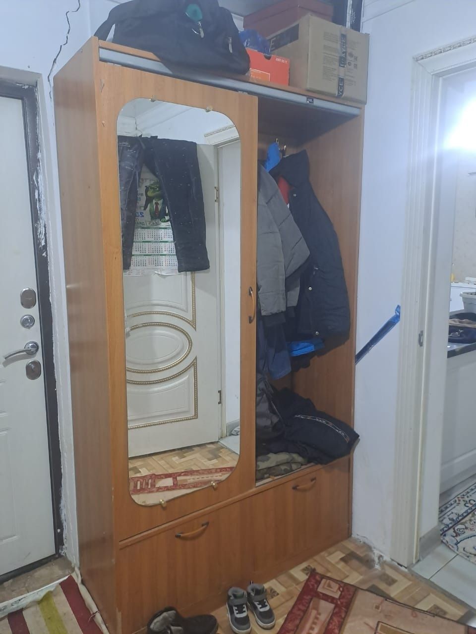 Продам прихожую мебель