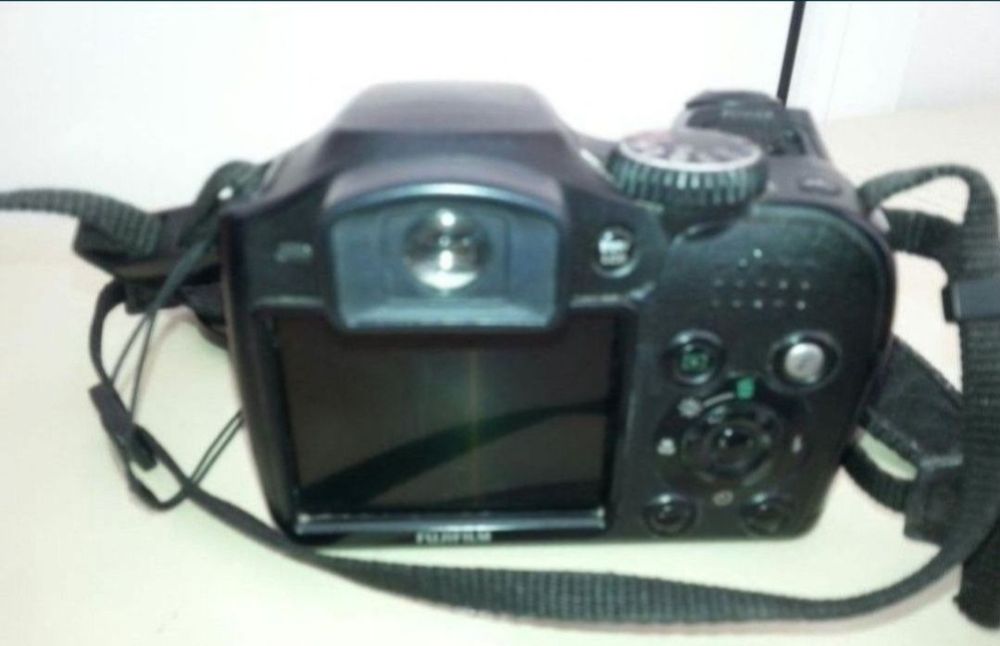 camera foto Fujifilm 5700 funcțională, stare buna

Vand Fujifilm Finep