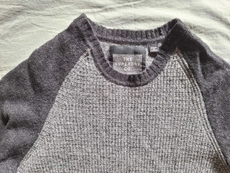 Топъл пуловер. 60% вълна. в добро състояние