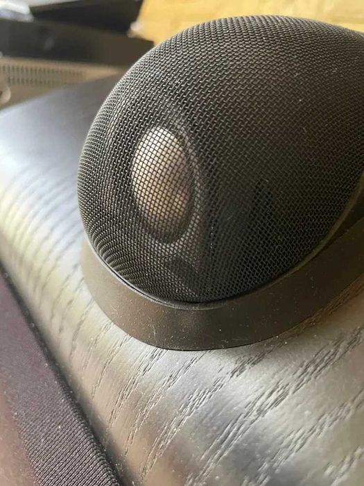 Boxa B&W  HTM7 Bowers & Wilkins si MAGNAT QUANTUM