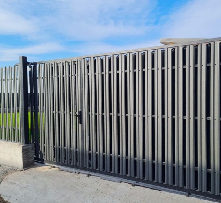 Construim garduri și porți la comanda clientului