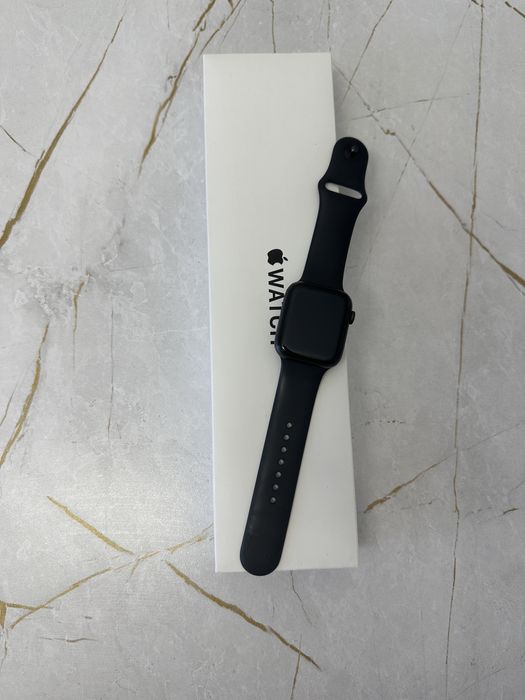 Продам Apple watch в отличном состоянии
