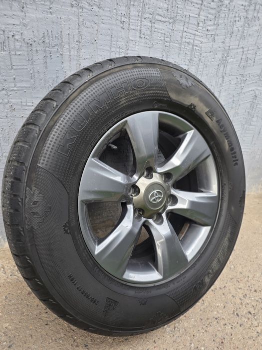 Продам 4 зимних колеса в сборе 265 65/17