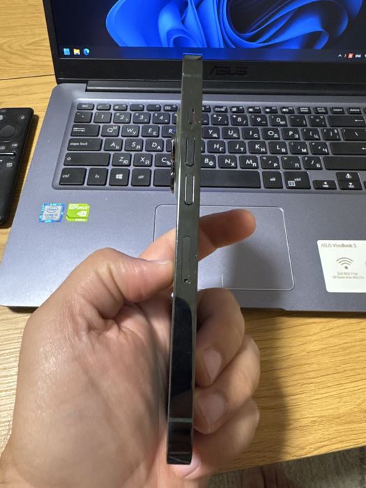 iPhone 13 Pro 128GB с много кейсове