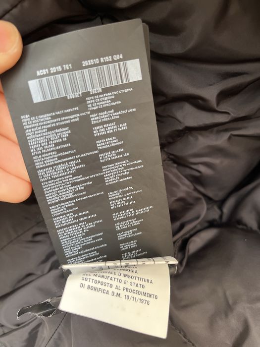 Vând geaca Prada originala cu blana naturala