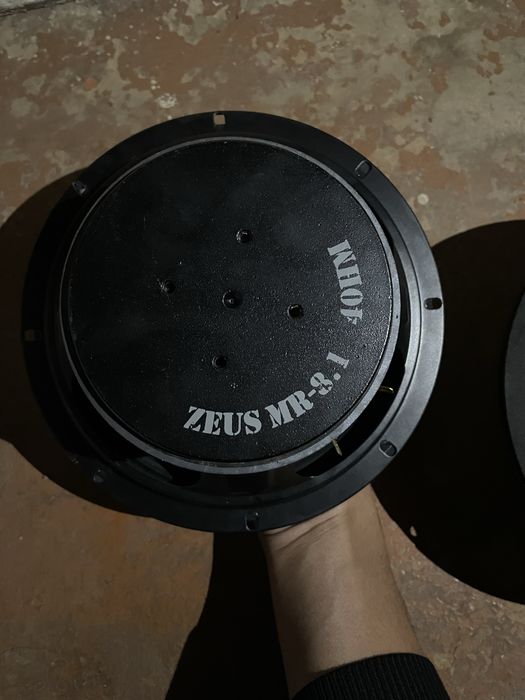 Zeus estradniy 20smlik kalonkala sotiladi