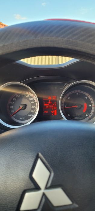 Vând mitsubishi lancer