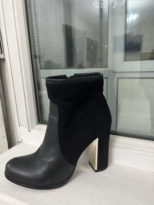 осении аяк киім, размер 37, один раз одела каблук высокии