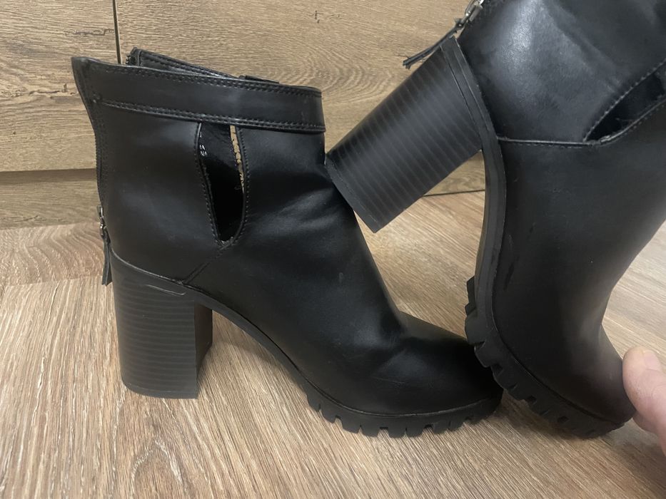 Botine/ghete toc Stradivarius 37