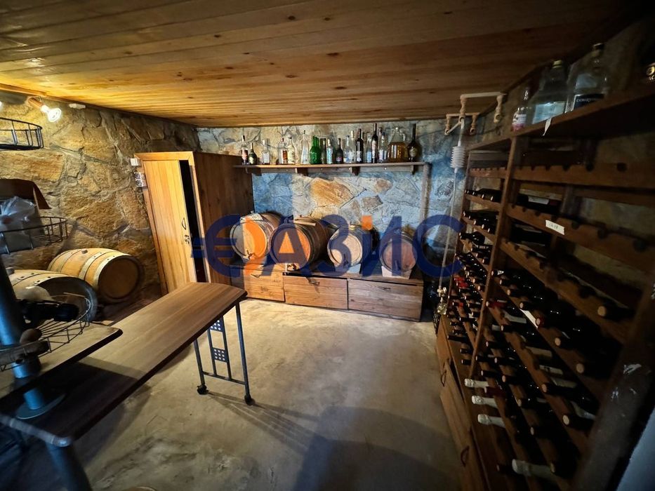 Спешна продажба! Двуетажна вила в Кошарица, без такса поддръжка, РЗП