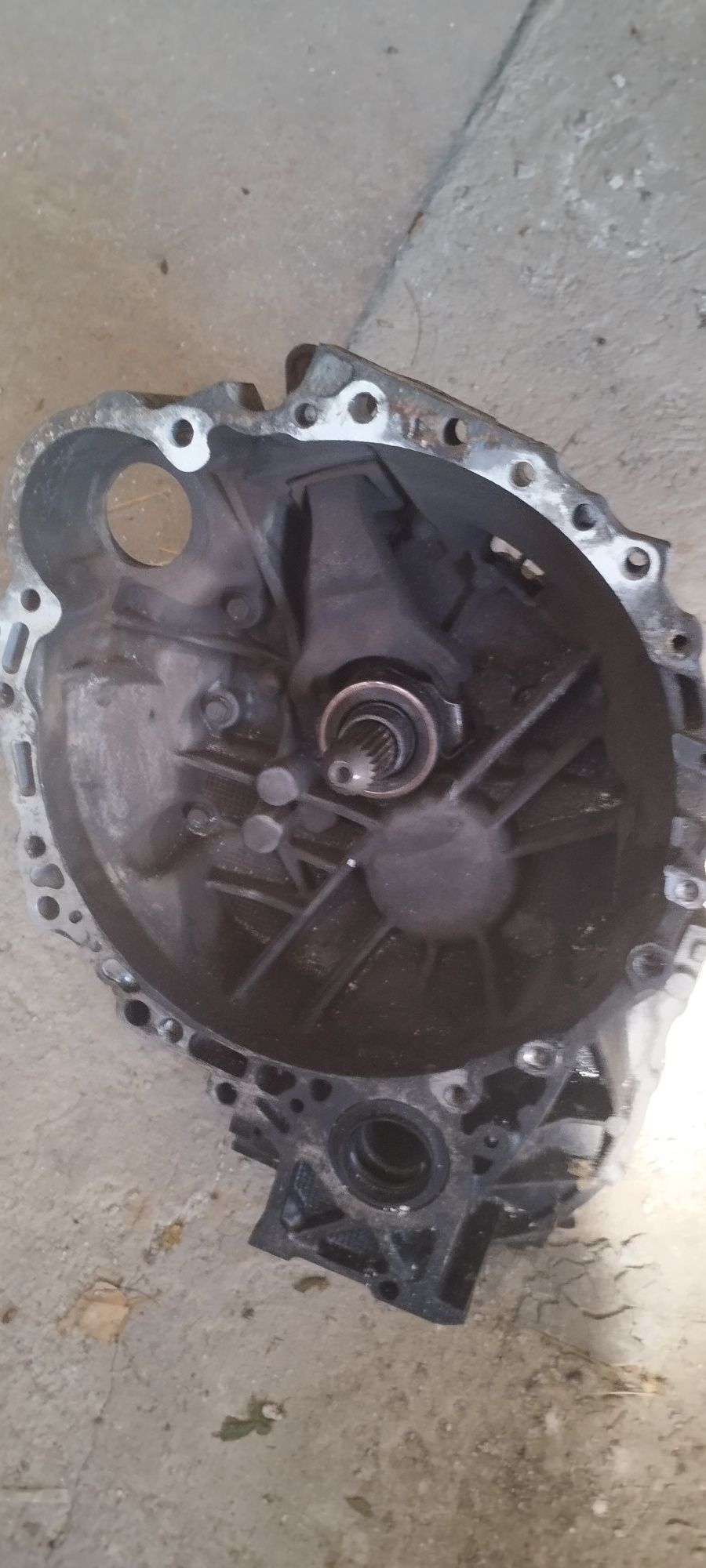 Toyota avensis 2.0 D4D 5 скорости дизел 116 hp