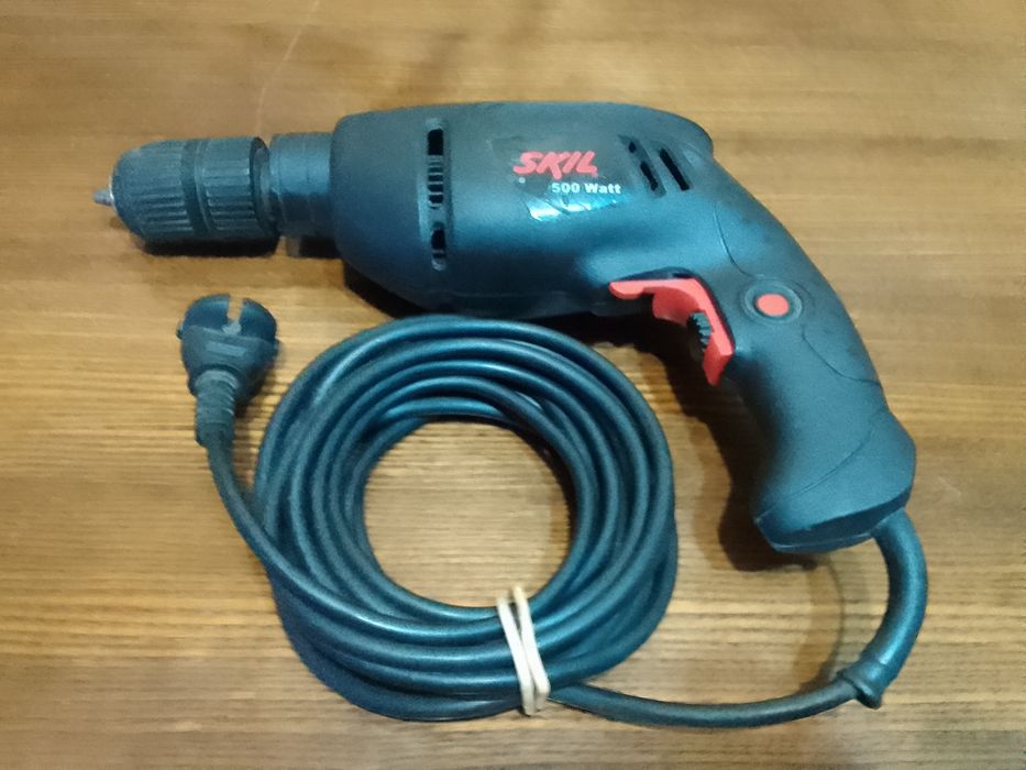 Ударная дрель в хорошем состоянии