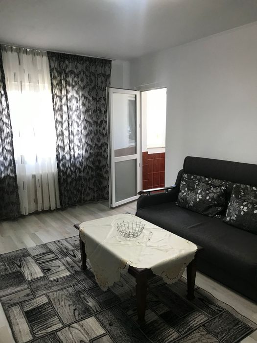 De închiriat apartament cu două camere – Zona Dacia