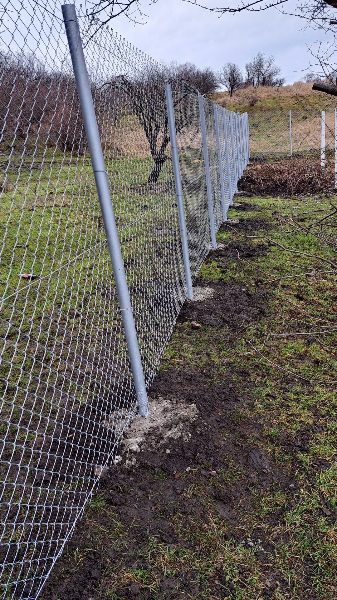 Garduri din stalpi de fier sau beton