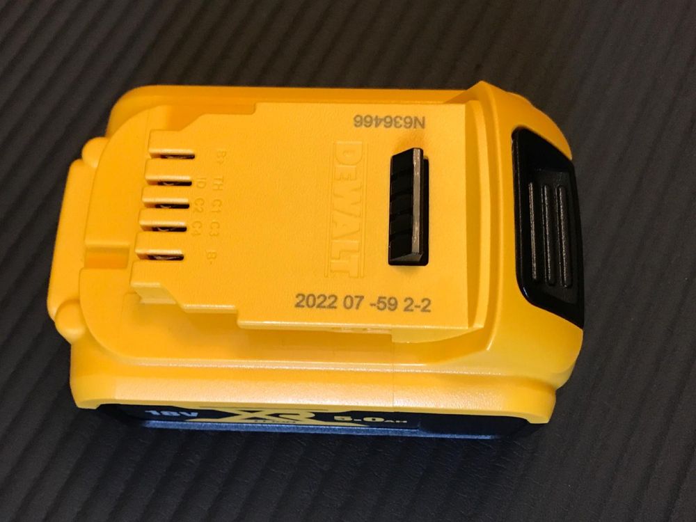 Acumulator NOU, DeWALT, 18V, 5Ah, Cehia.