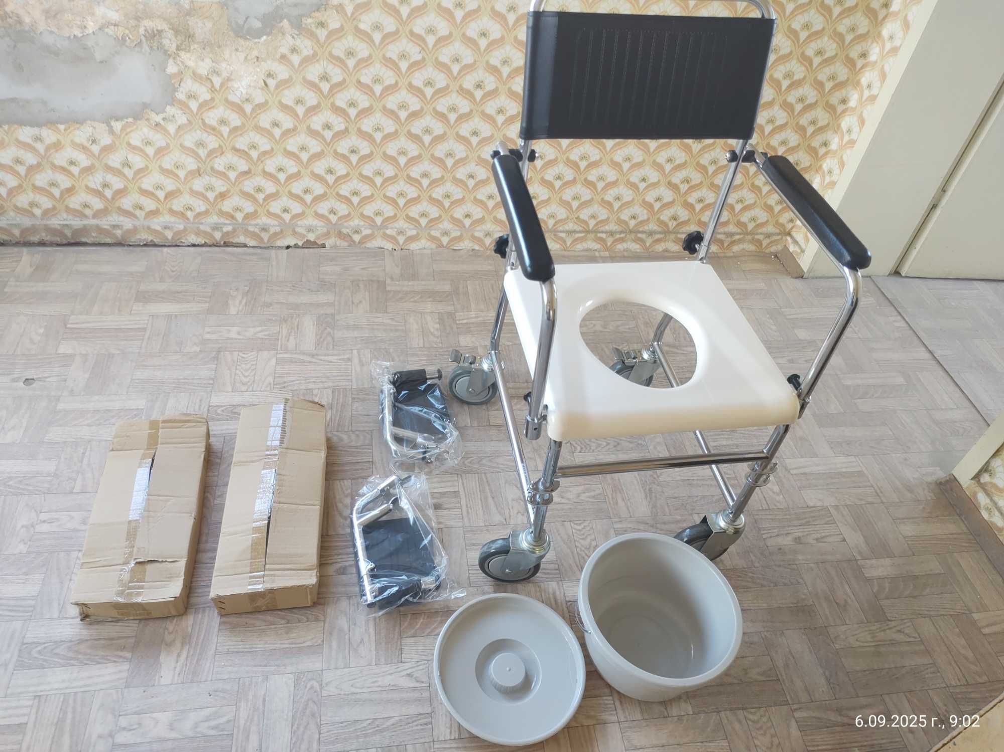 Санитарен стол с тоалетна