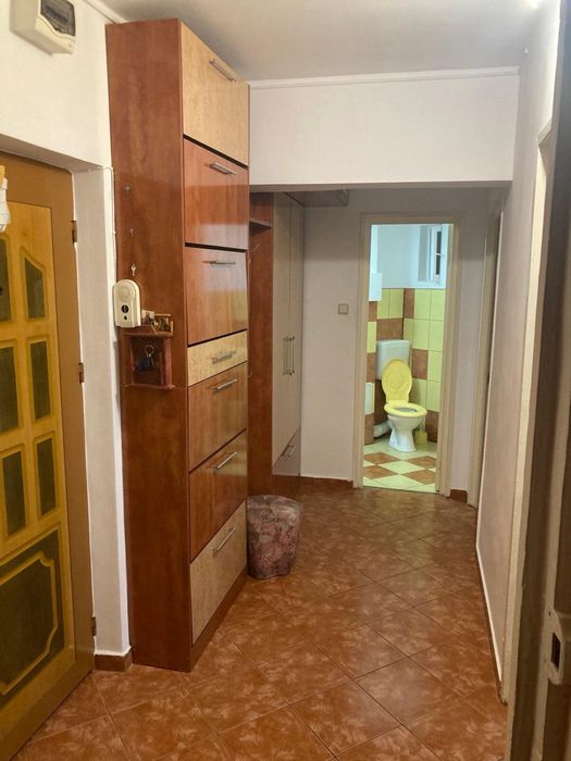Inchiriez apartament 3 camere Micro 3, Buzau