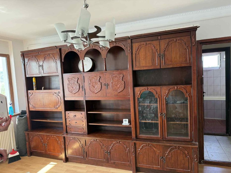 Mobila din stejar maronie