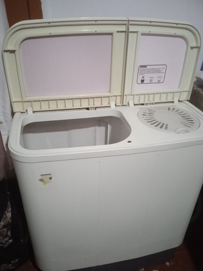Продается стиральная машинка полуавтомат Artel , работает отлично