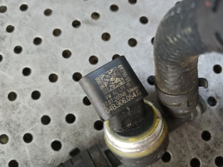 senzor presiune combustibil dsr 2.0 tdi audi a3 8y vw golf 8 skoda octavia 4  04b906054g