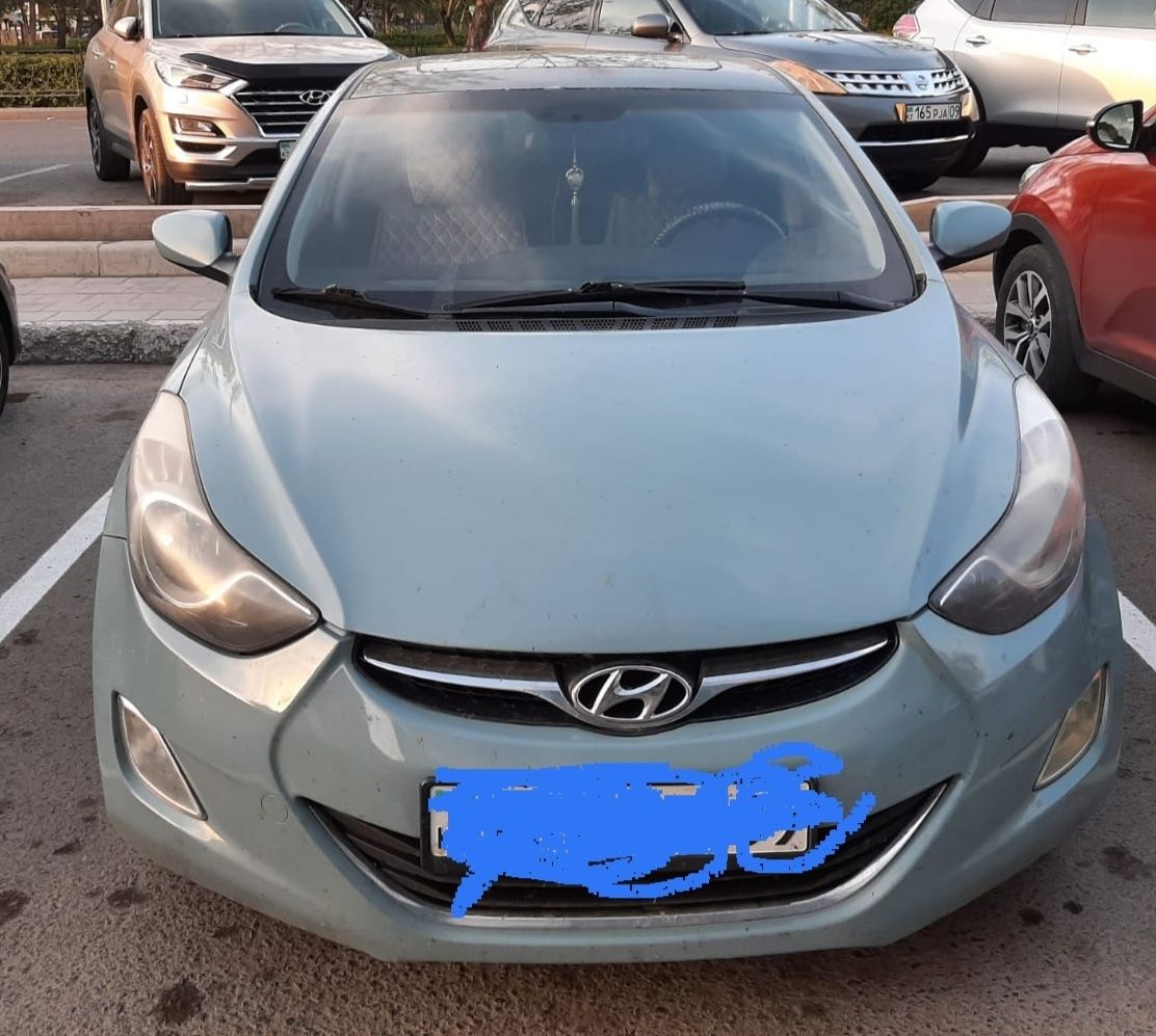 автомобиль Hundai Elantra 2013 год