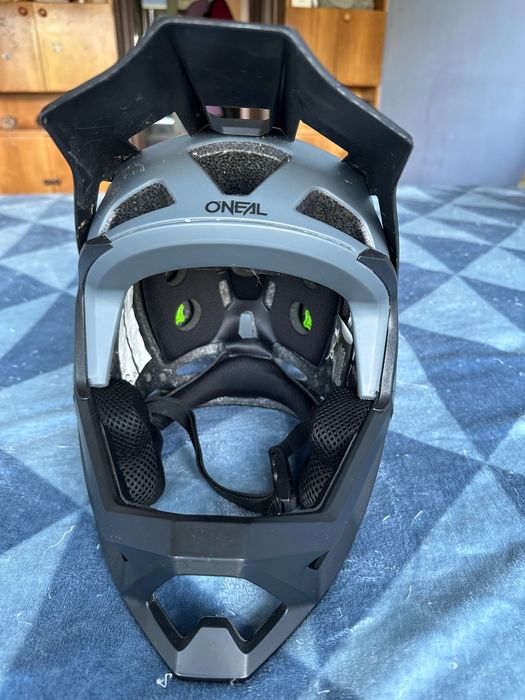 Продавам O’neal full face каска