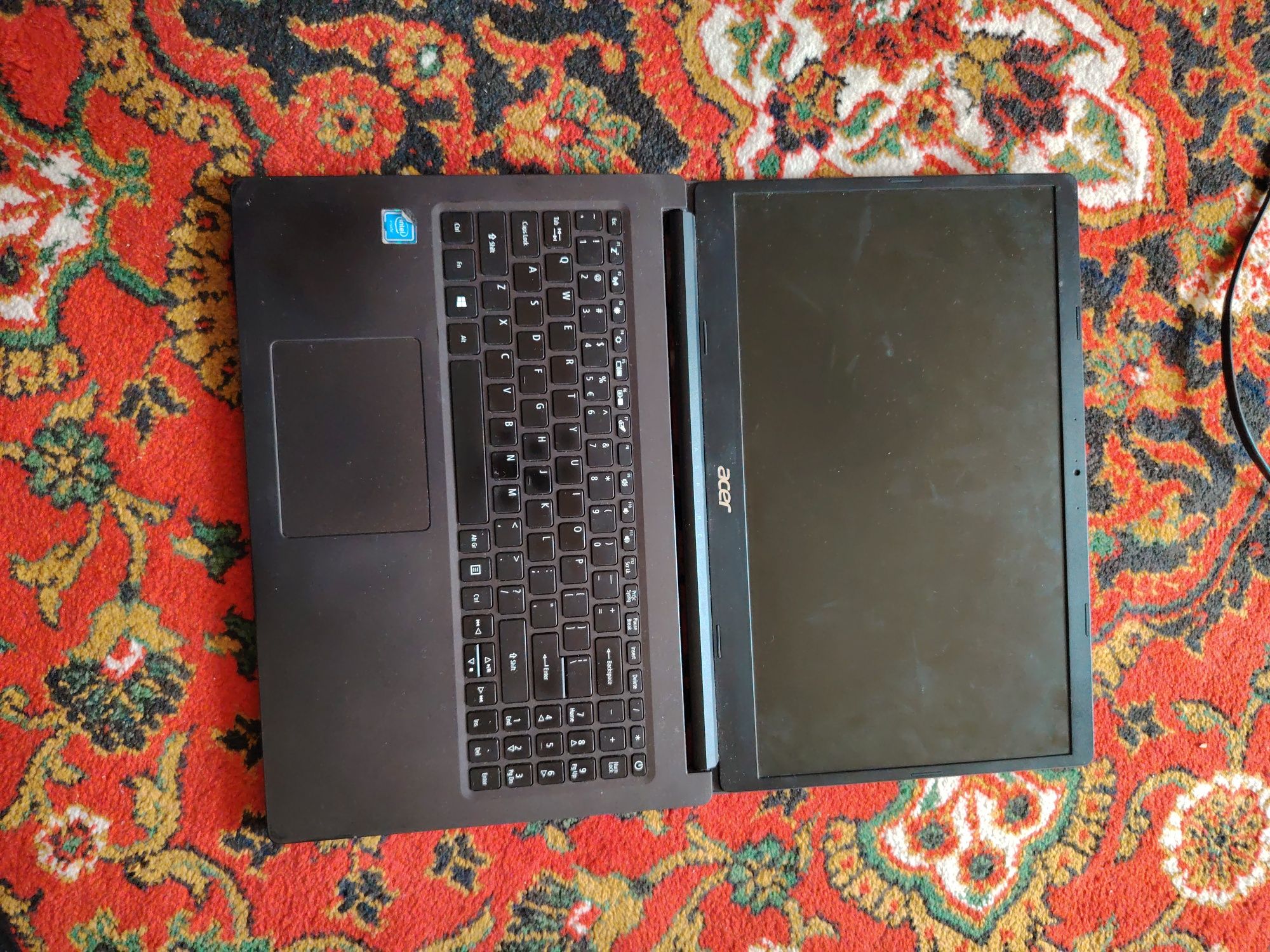 Noutbuk acer aspire 3, 256gb ssd+ 128gb ssd 4gb ram +16gb ram