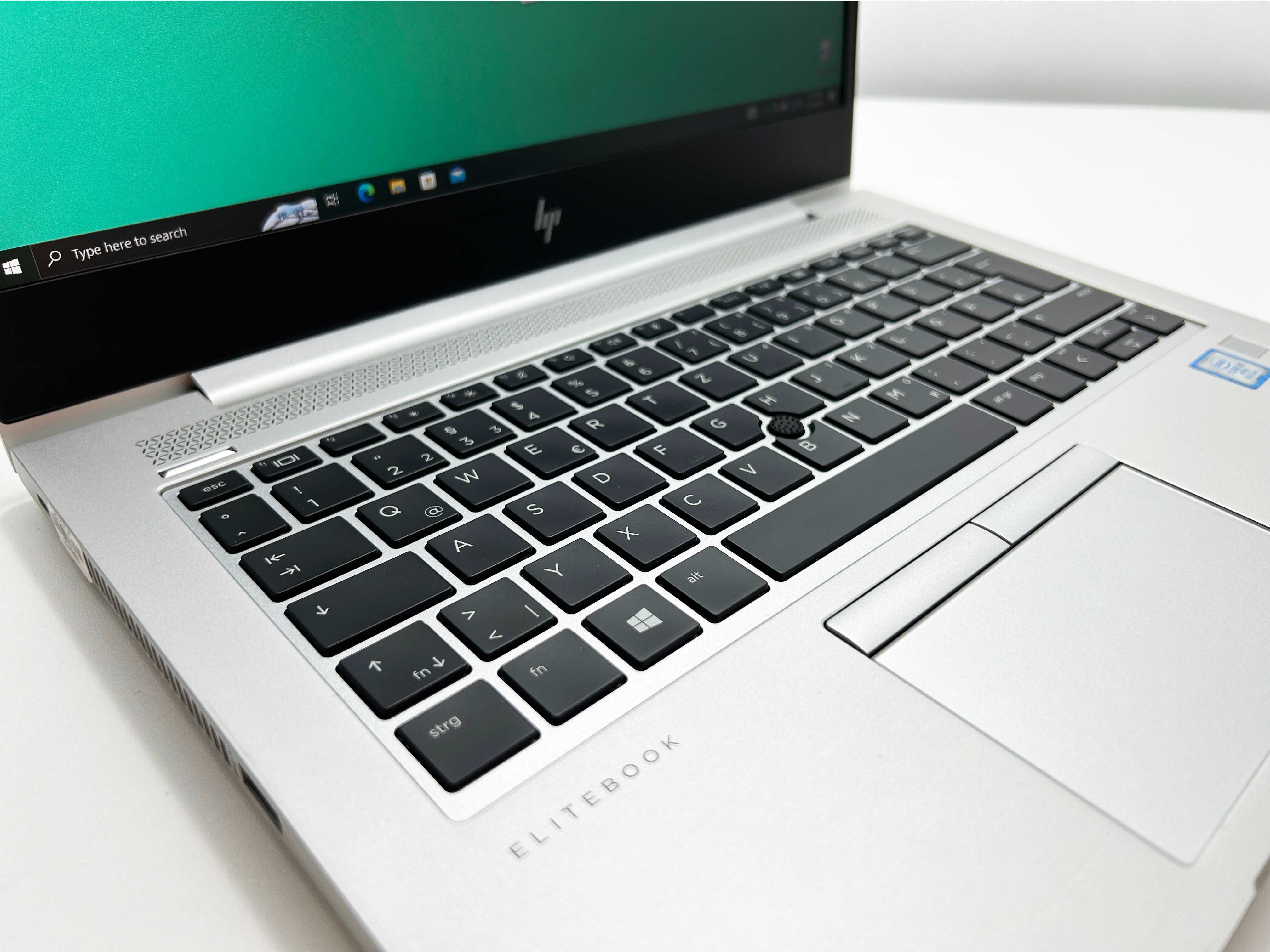 Laptop HP Elitebook i5 16GB RAM 256 SSD Bank&Olufsen Impecabil CA NOU
