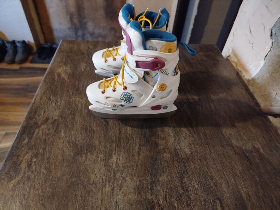 Продам коньки детские.