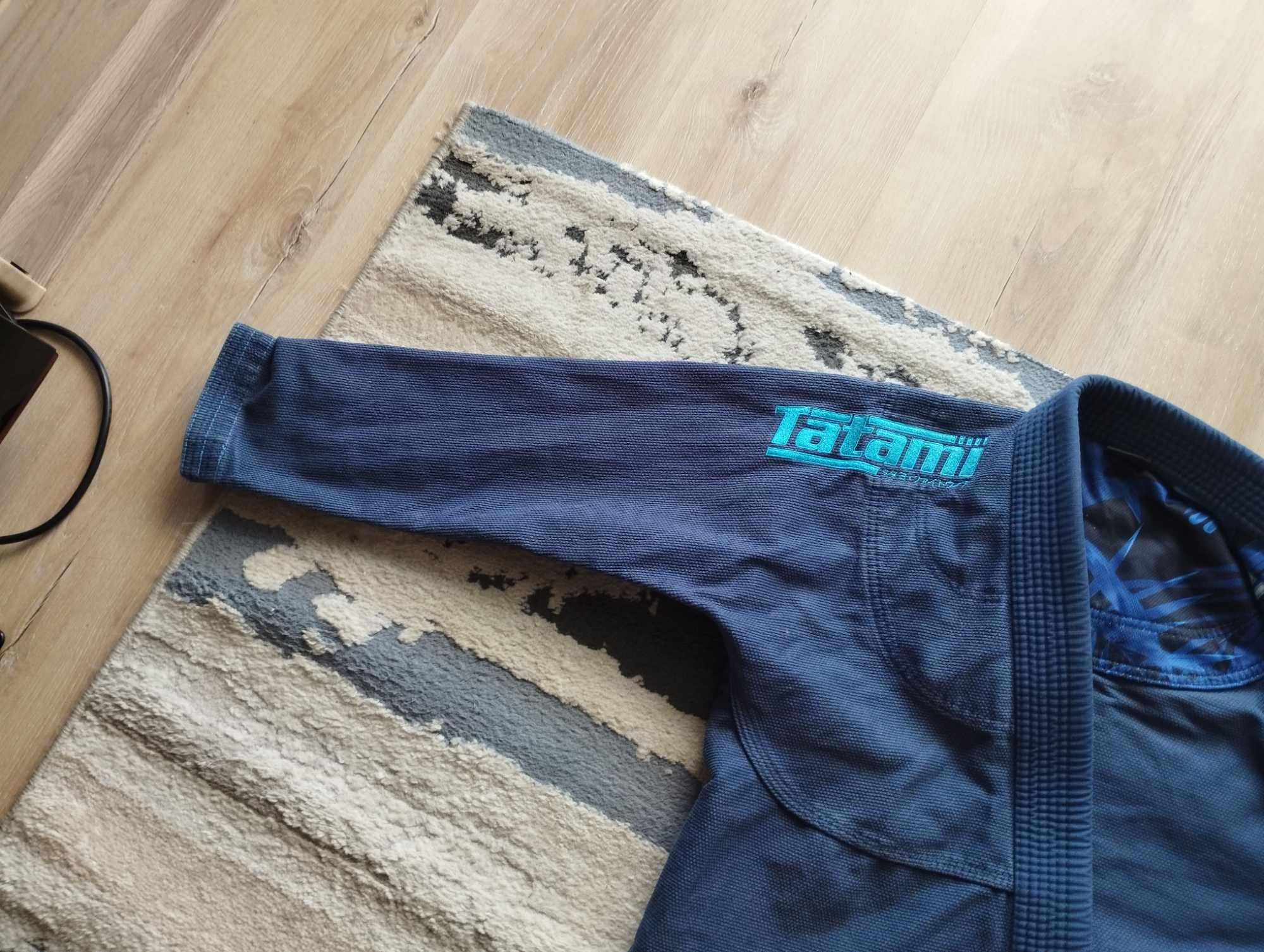 Кимоно за jiu-jitsu (жиу-жицу) на Tatami