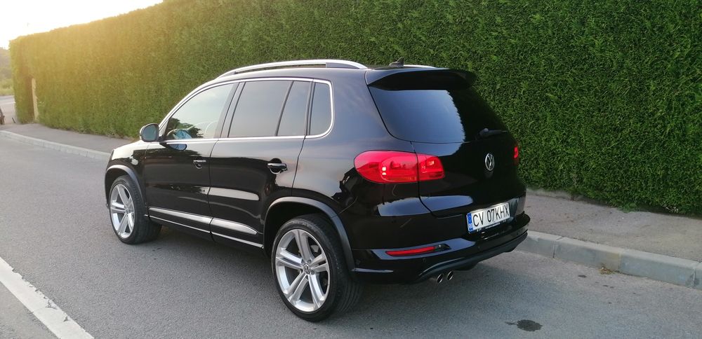 VW Tiguan R-Line