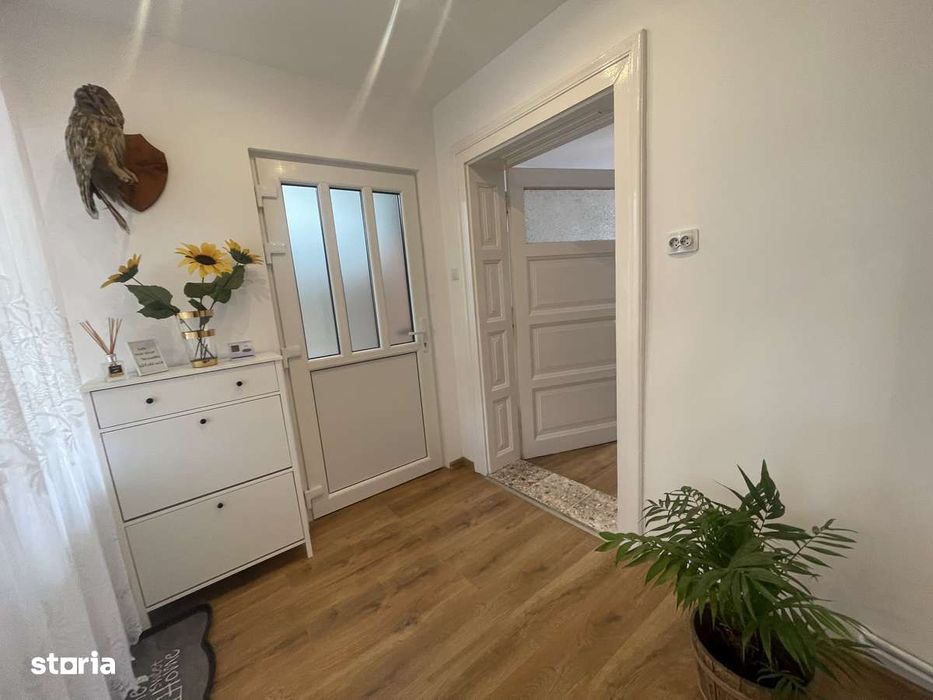 Casa singur în curte prima închiriere  2 camere Piața Cluj str Deva