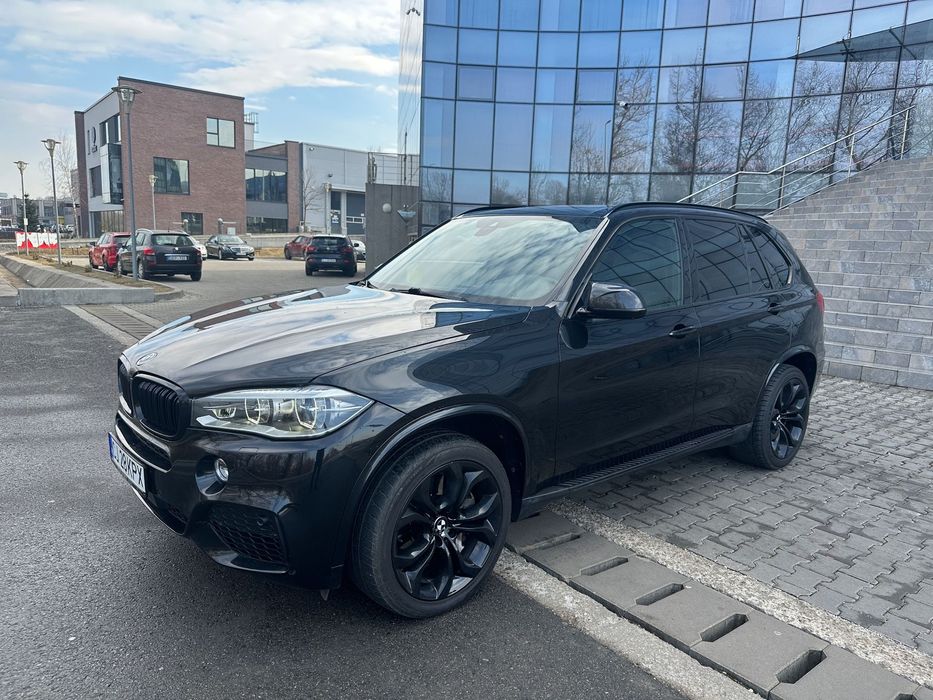 BMW X5 M Distronic/Side Assist/Lane Assist/Soft Close / Keyless/Head Up/Pano