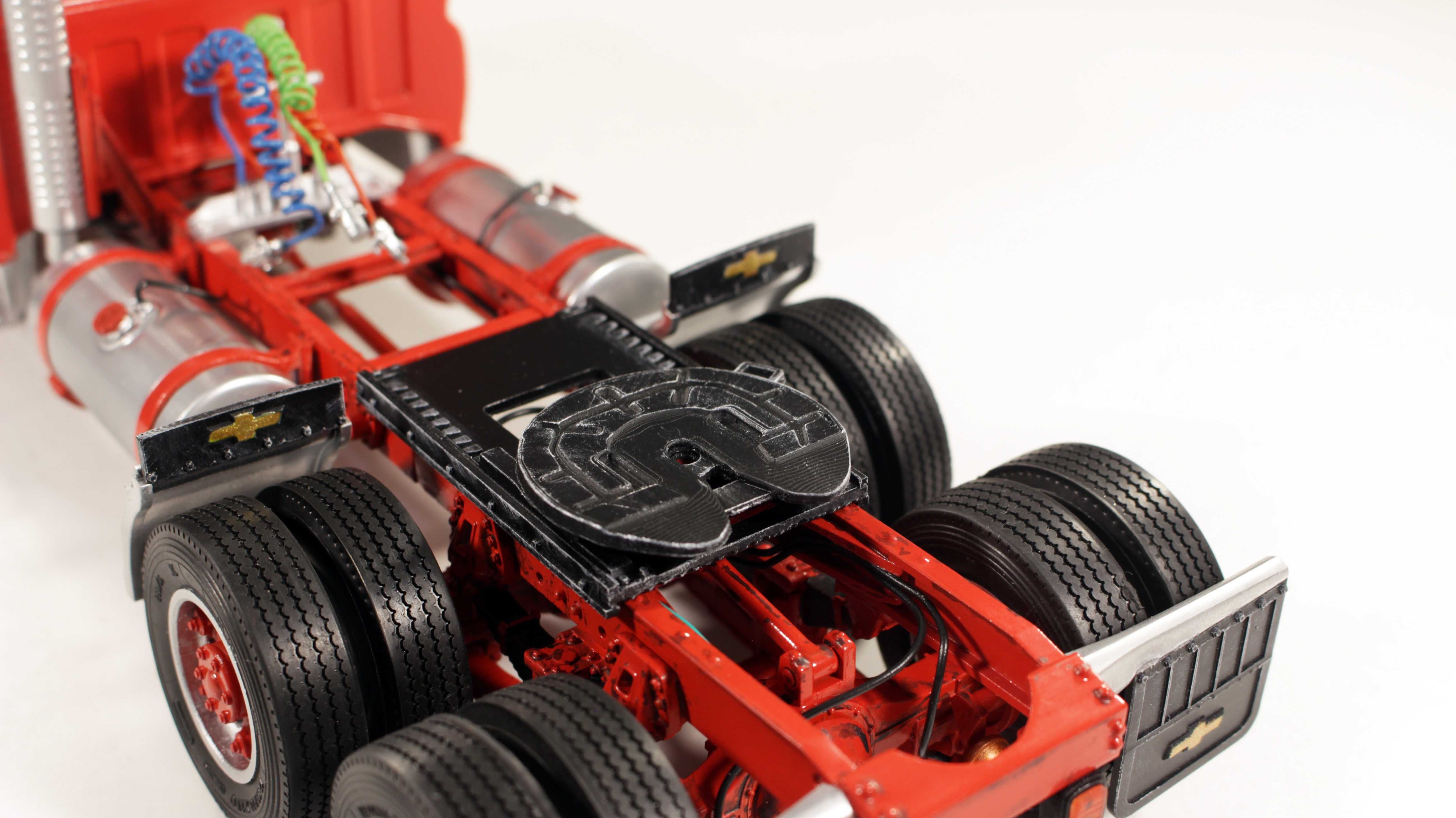 Влечак Камион Умален Модел Мащаб 1:24 Chevrolet M60 Truck Scale 1/24
