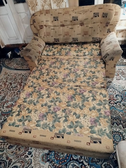 Раскладной диван - Yeg'iladigan divan